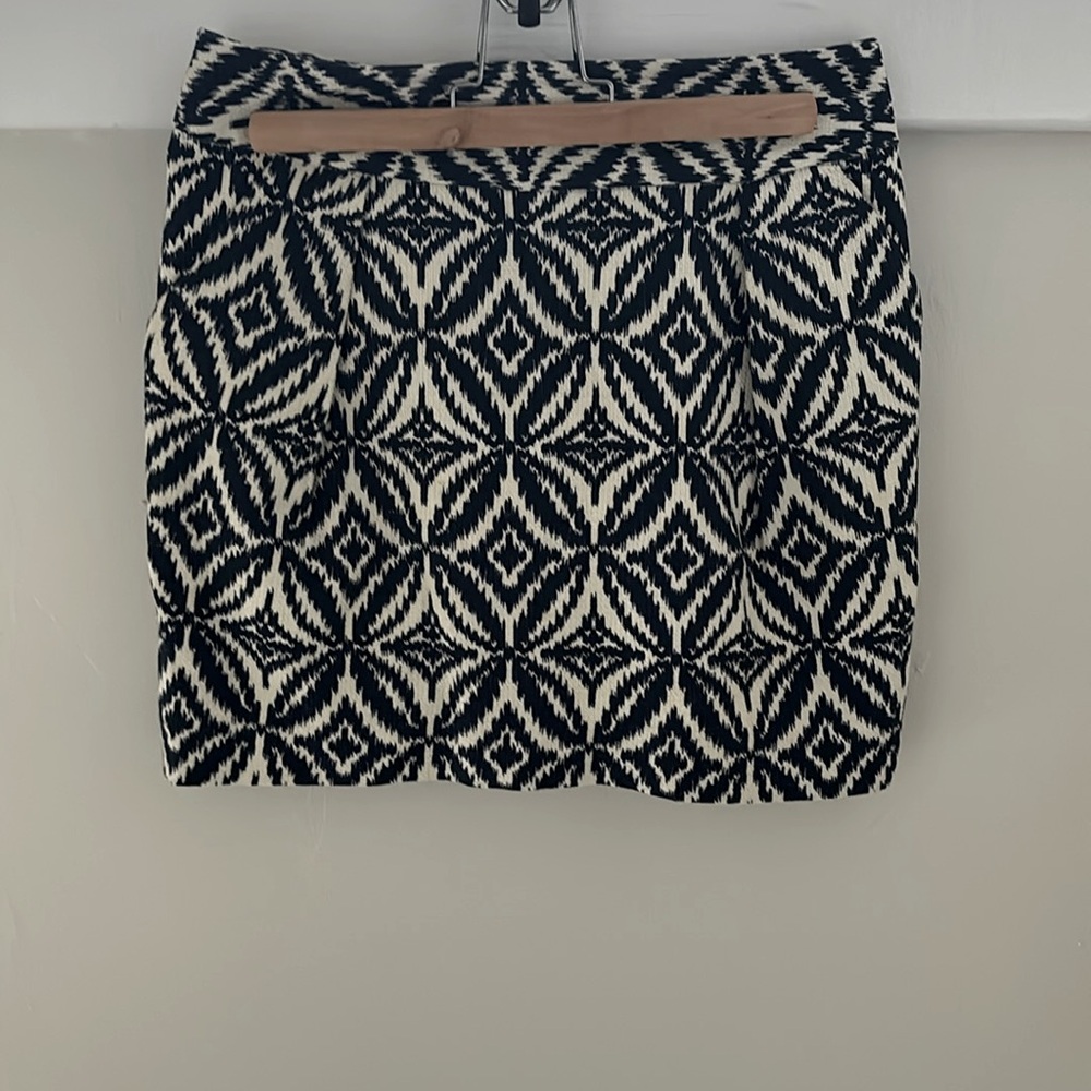 Joe Fresh Ikat mini-skirt with pockets - Navy and white. Size small